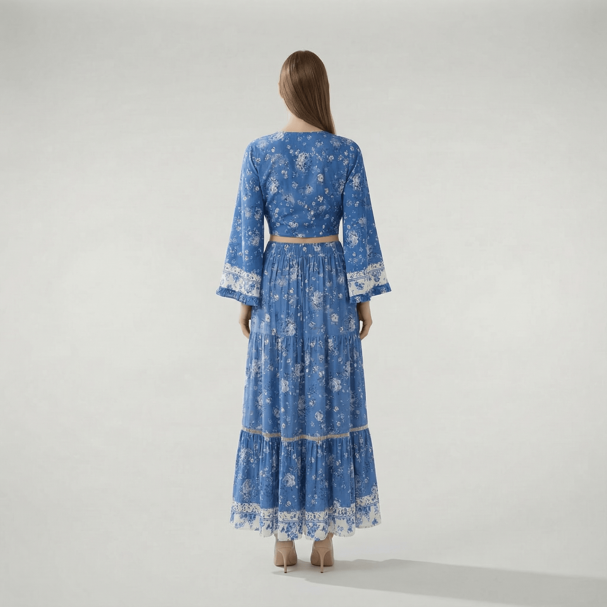 Motif floral sur fond bleu clair