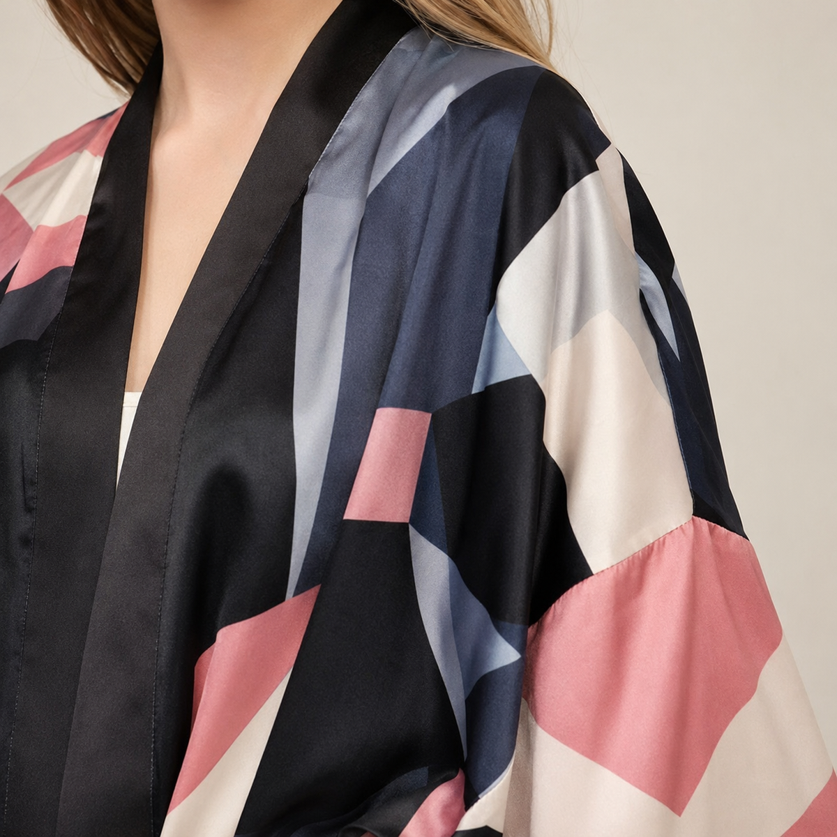 Kimono Géométrique Rose Bleu Nuit — matière